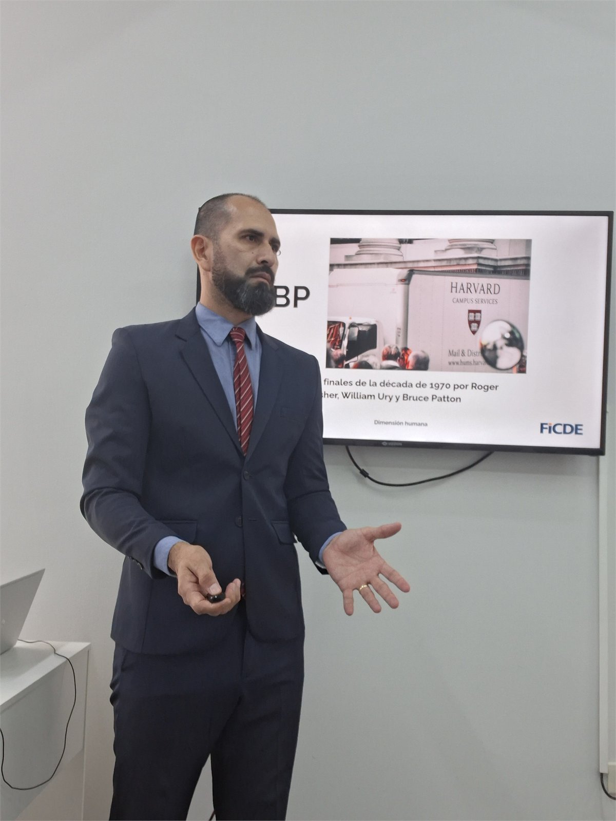 Walter Enciso durante una capacitación profesional