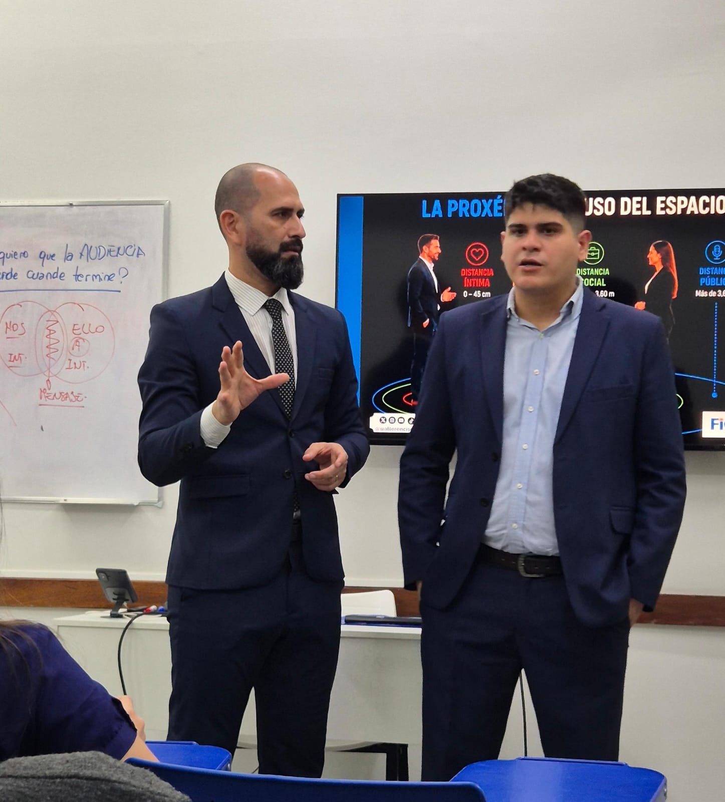 5 técnicas para continuar hablando cuando tu mente se queda en blanco.